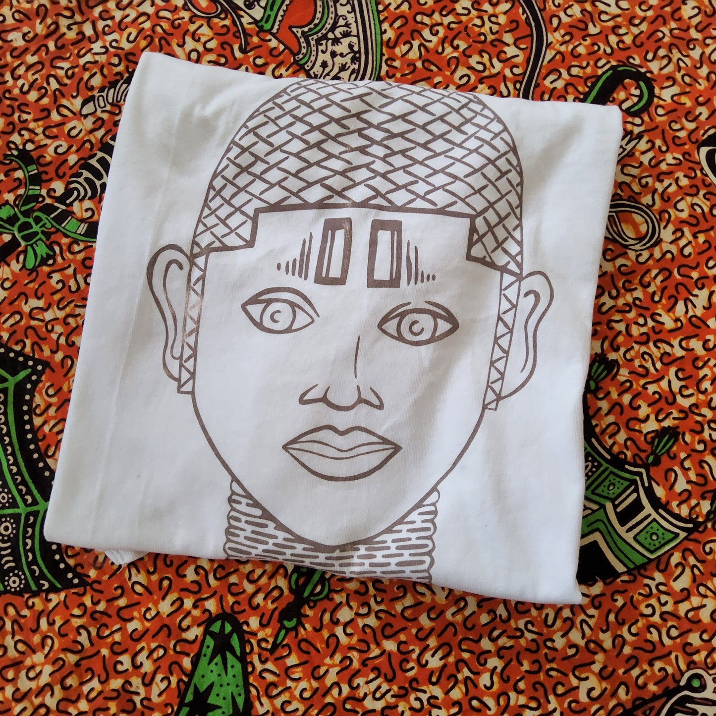 IYOBA ART EARTH POSITIVE-ROSEGOLD ON WHITE TEE