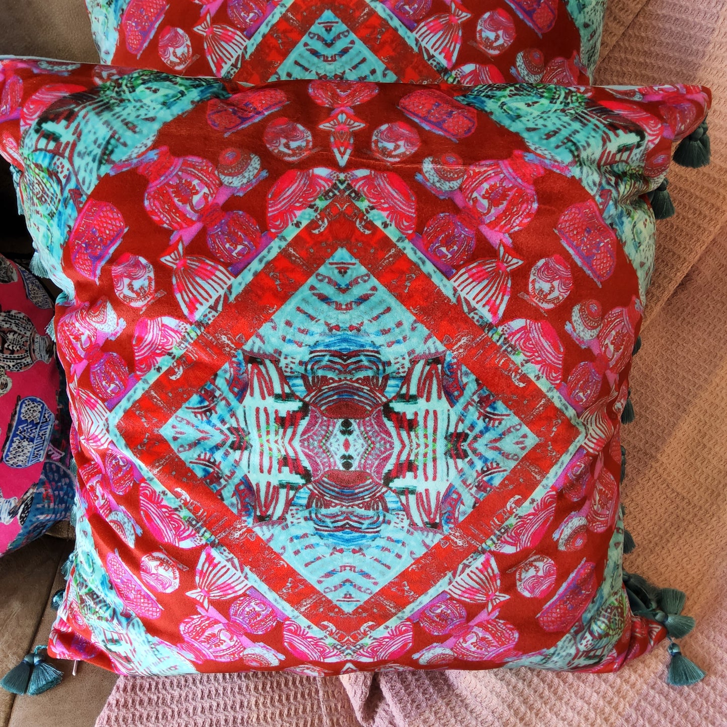 BEAUTIFUL NOSTALGIA COLLECTION 50x50cm CUSHIONS + FREE IDIA/IYOBA GICLEE PRINT
