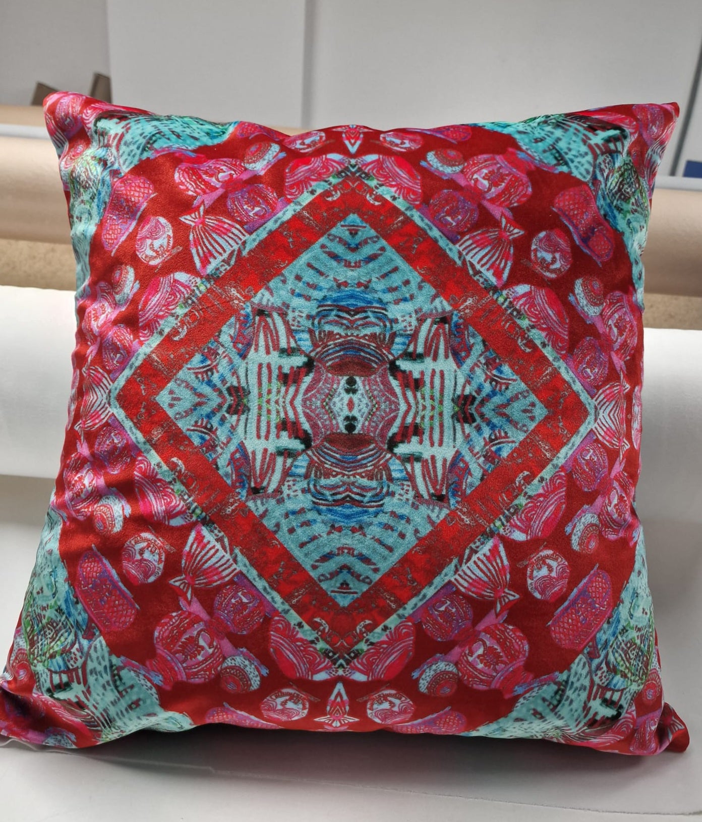 BEAUTIFUL NOSTALGIA COLLECTION 50x50cm CUSHIONS + FREE IDIA/IYOBA GICLEE PRINT