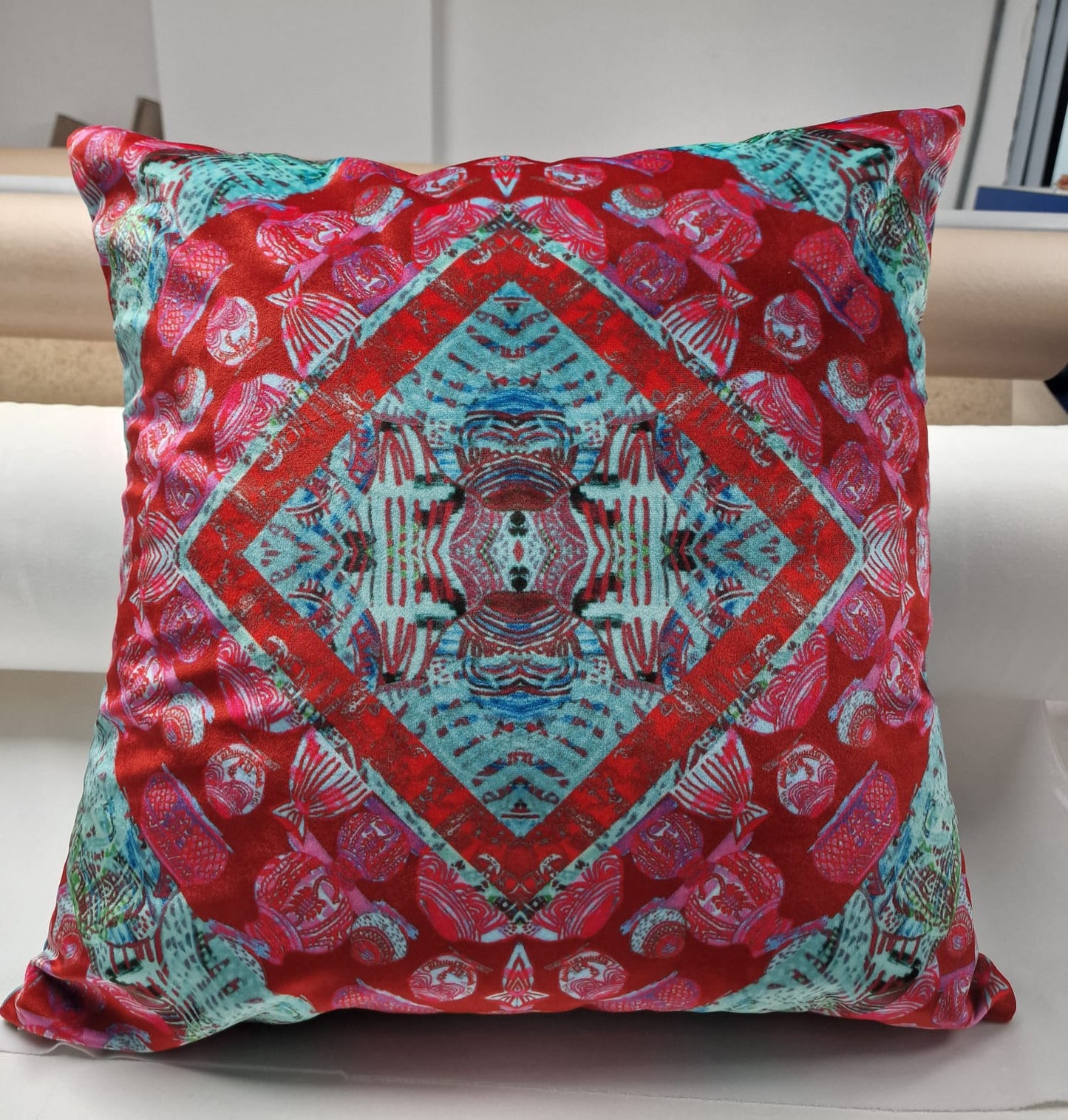 BEAUTIFUL NOSTALGIA COLLECTION 50x50cm CUSHIONS + FREE IDIA/IYOBA GICLEE PRINT