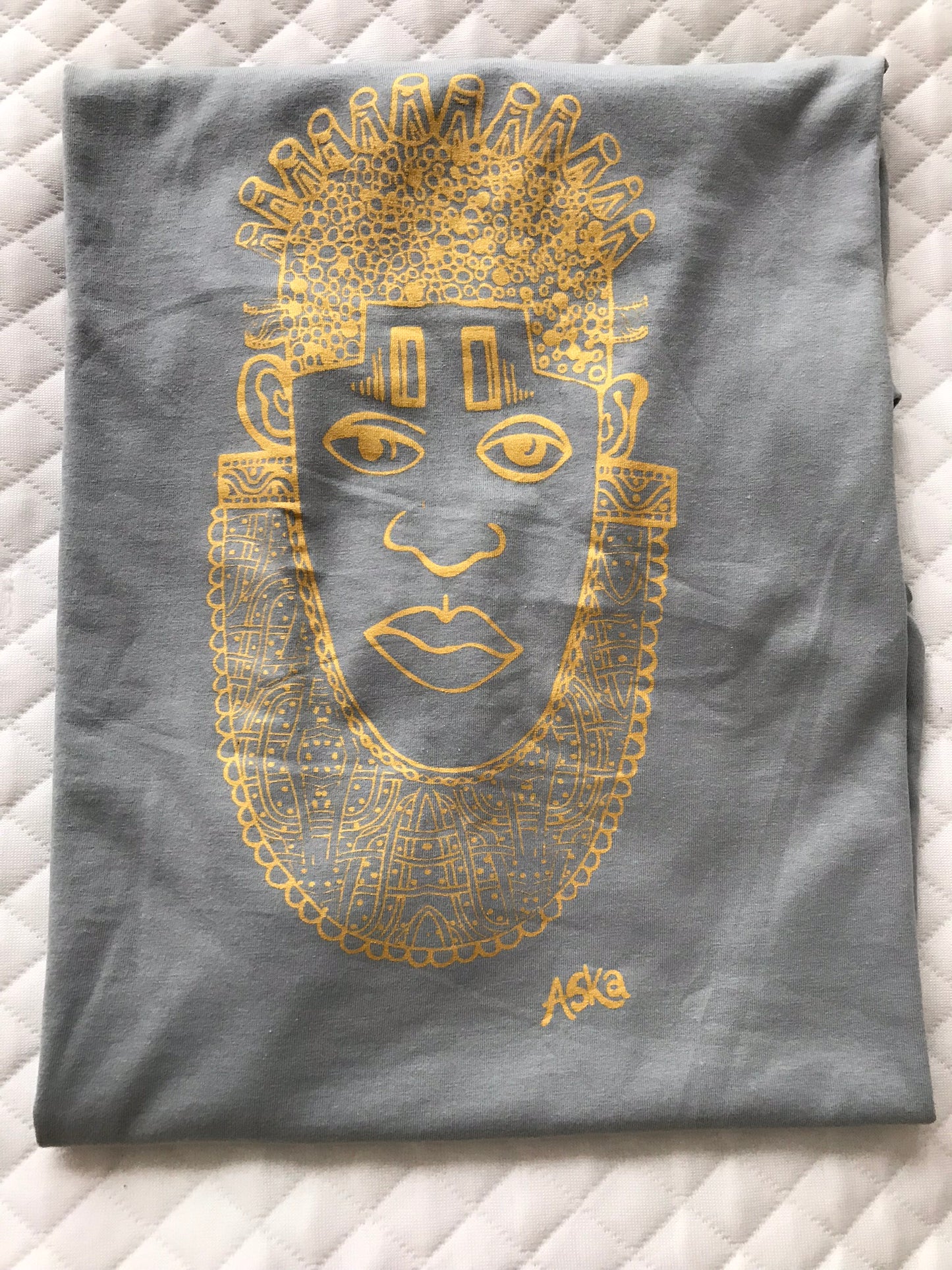 IDIA ART EARTH POSITIVE TEE- GOLD ON GREY