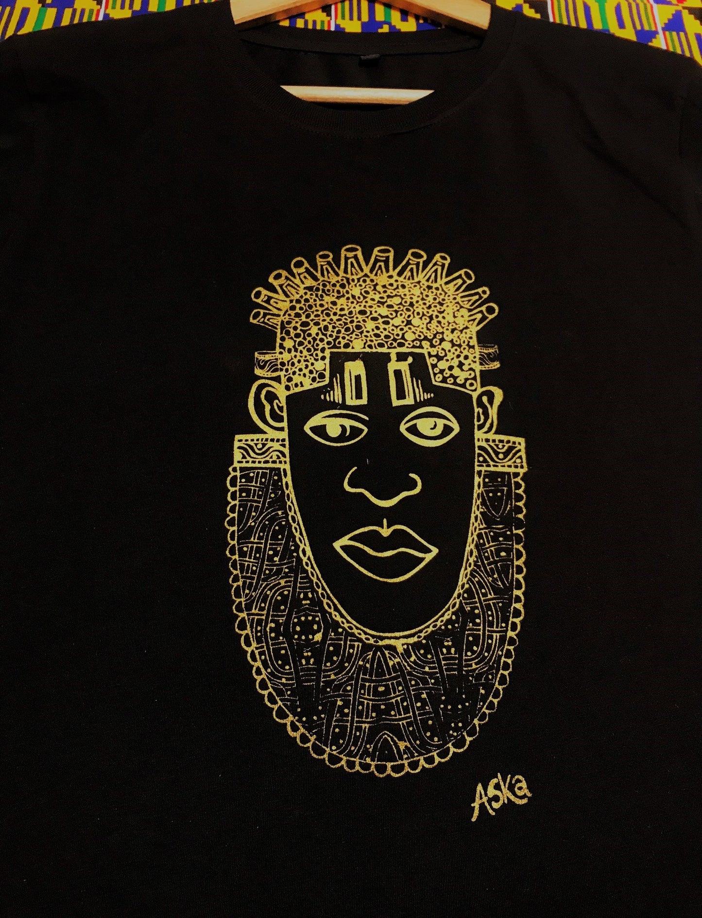 IDIA ART EARTH POSITIVE TEE-GOLD ON BLACK