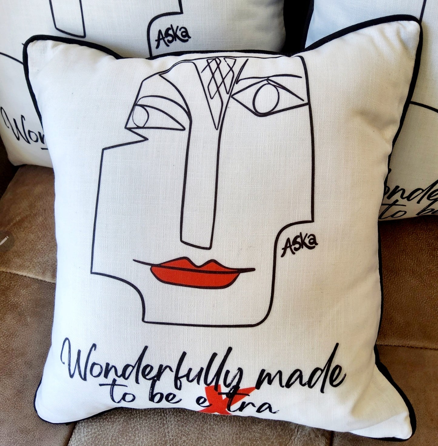 WONDERFULLY MADE TO BE EXTRA REDLIP AFROFUSION CUSHIONS