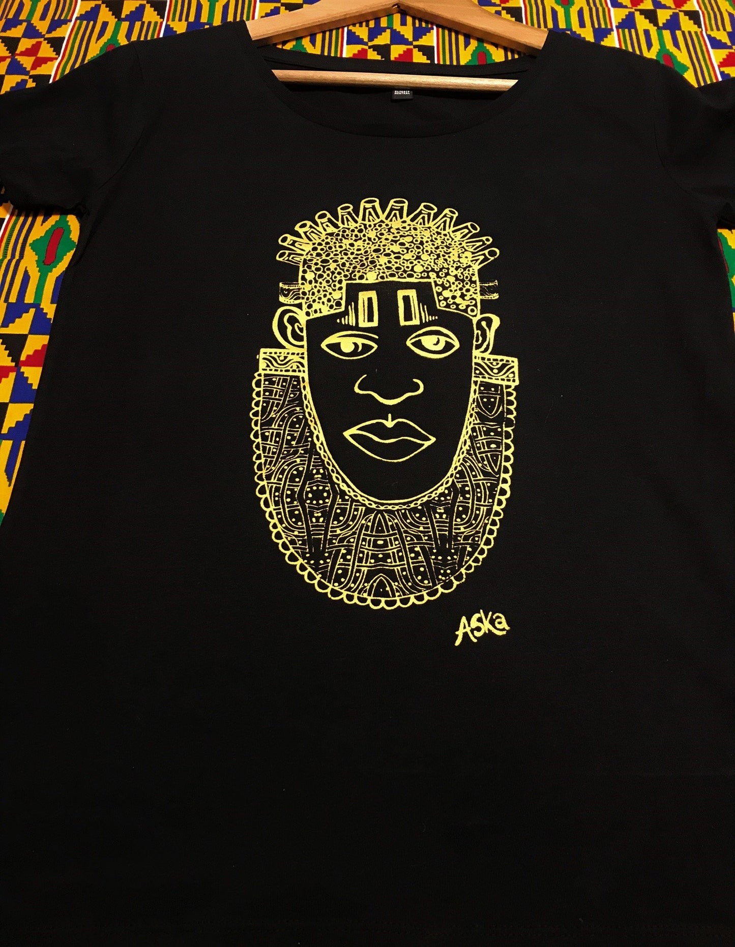 IDIA IN GOLD ART EARTH POSITIVE TEE- SCOOPED NECK