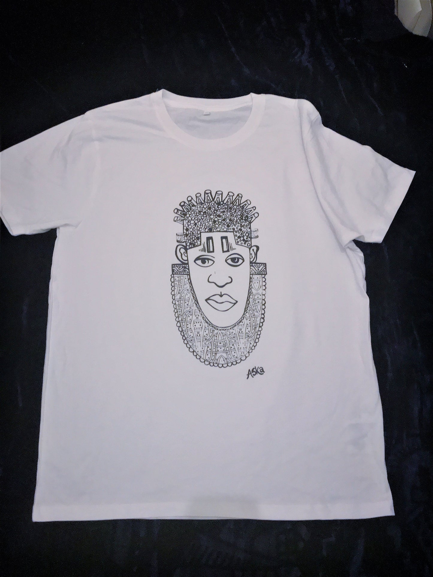 IDIA ART EARTH POSITIVE TEE- BLACK ON WHITE